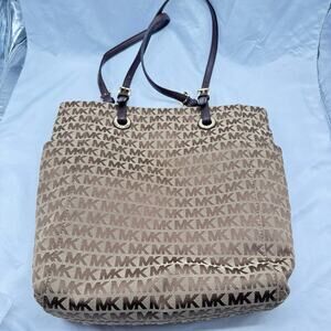 Michael Kors Jet Set tote bag